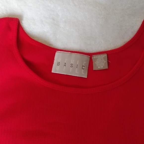 NICE RED TANK TOPS - Picture 3 of 3